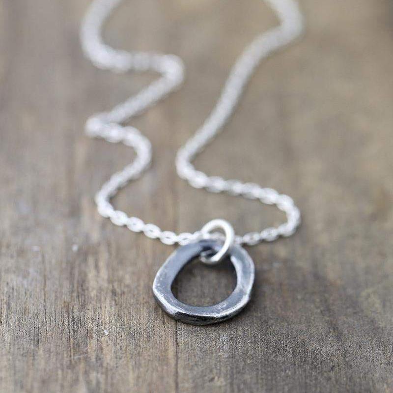 ONLY 1 - Thick Oval Pendant Necklace